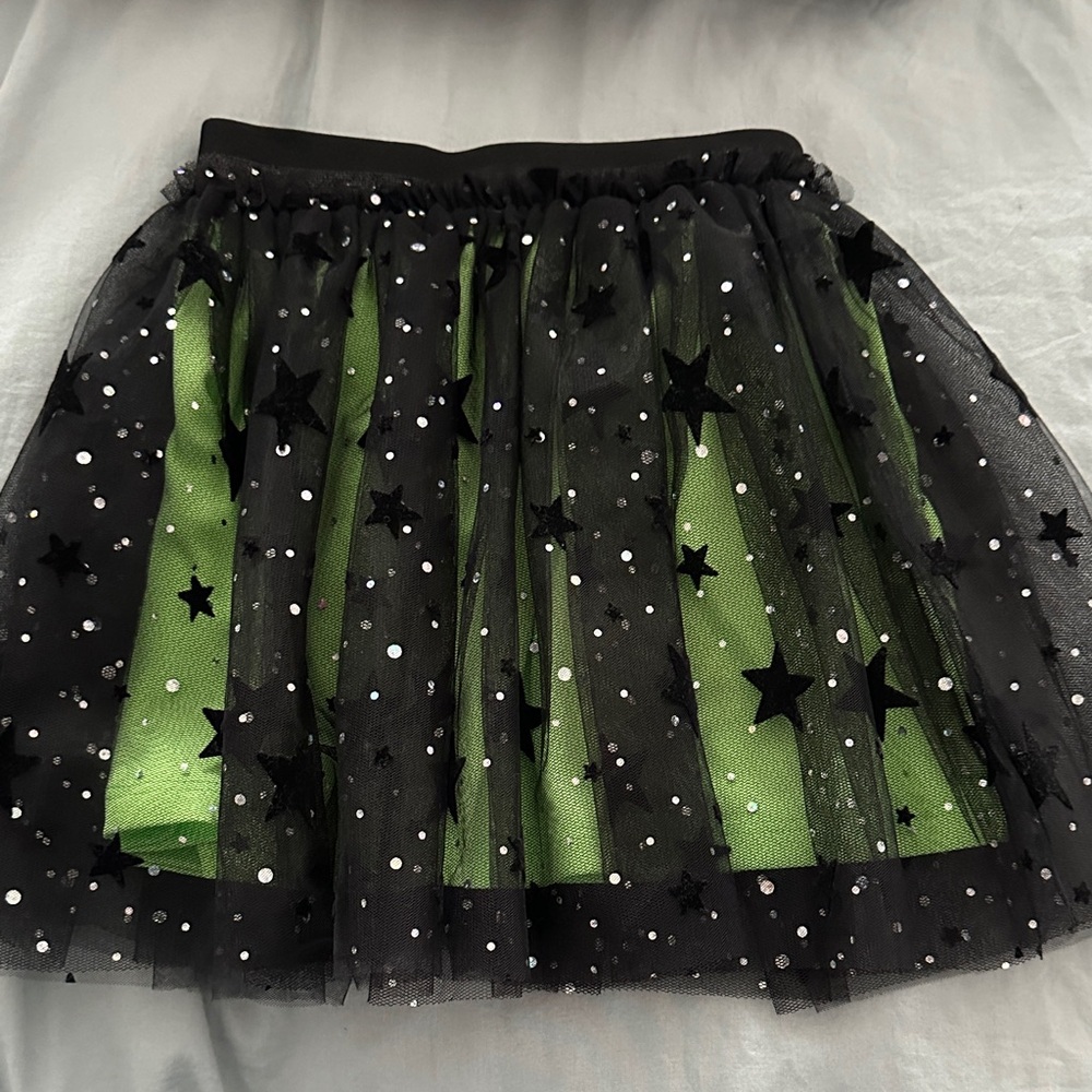 Nordstrom Black Star Overlay Green Skirt